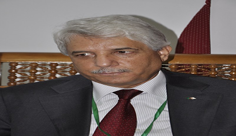 لوح يكوّن القضاة والموظّفين