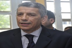 حتى بابا أحمد‮ ‬يحضّر للامتحانات