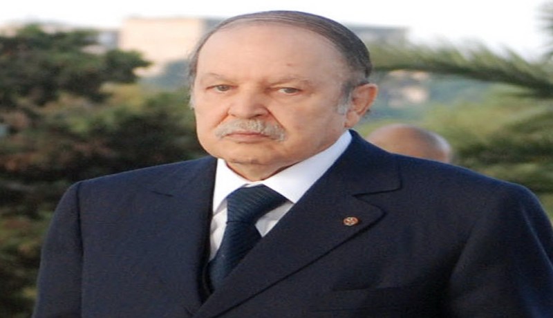 الجزائريات‮ ‬يدعين للرئيس بالشفاء