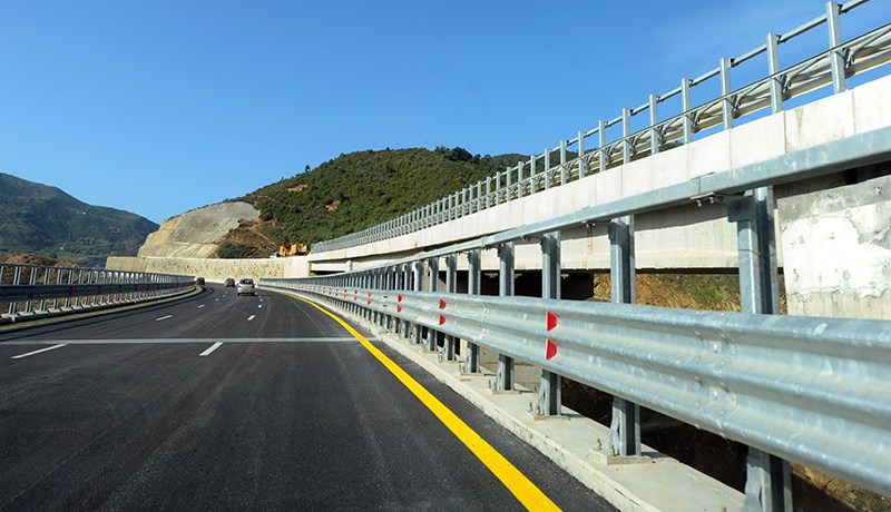 تسريح مئات العمال والسبب كوجال