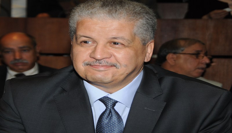 سلال.. أستاذ في الاقتصاد أيضا