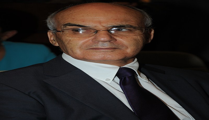 يوسفي يستعين بالشركات الأجنبية لرفع الإنتاج