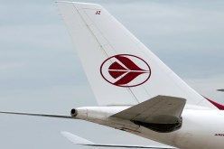 مسافرون رهائن طيّار يحكم بحكامو