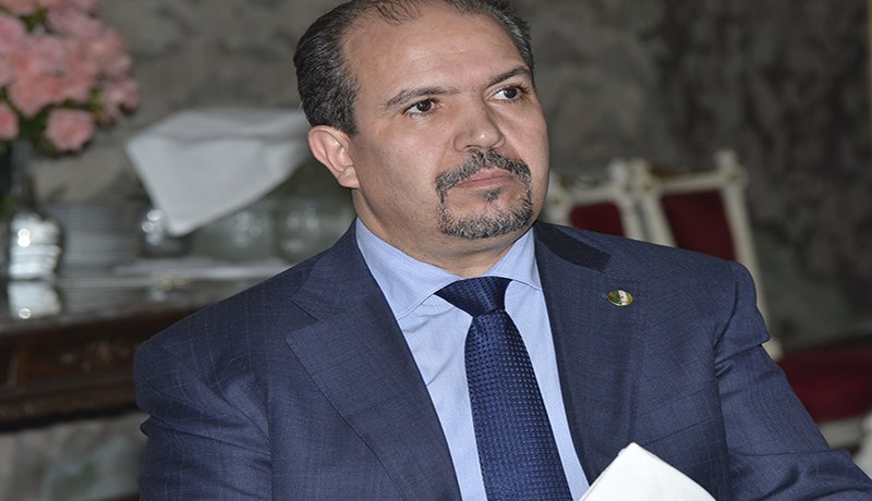 الطلبة يباركون قرار عيسى