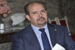 محمد عيسى يغيّر توقيت الأذان