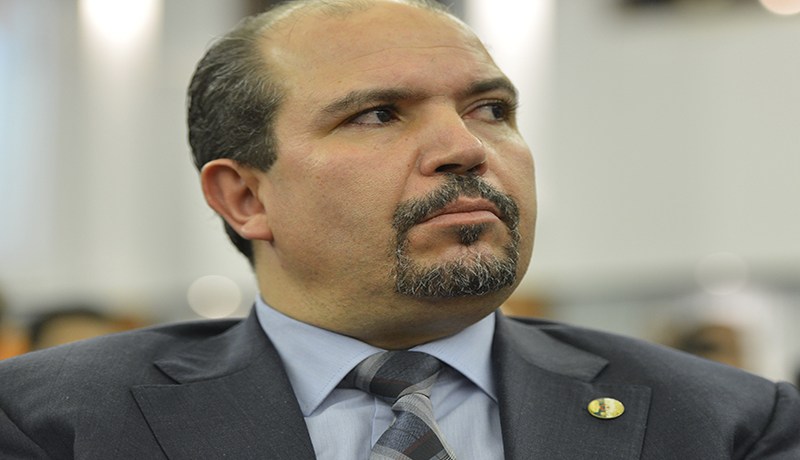 محمد عيسى يستعرف بتبون