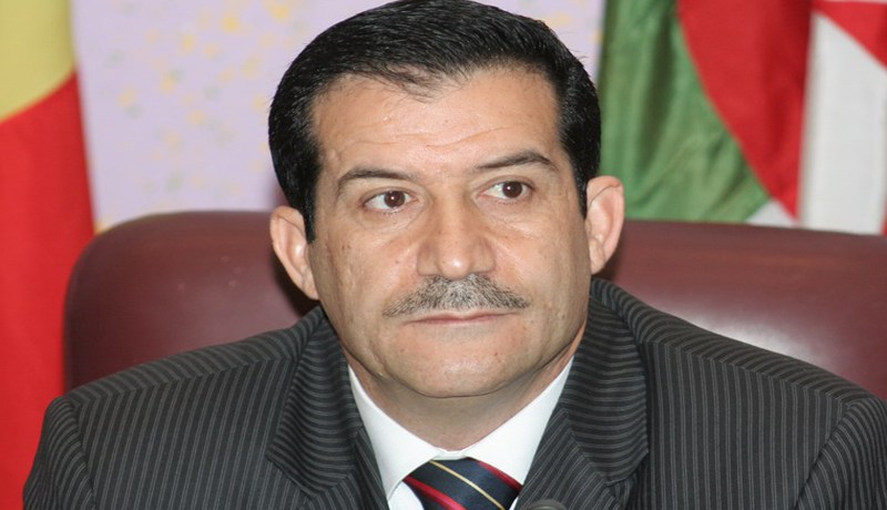 غول‮ ‬يتخلّى عن‮ ''‬تاج‮''   ‬