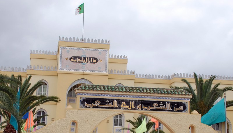 المير  ونوابه في عطلة والشعب  يضيع