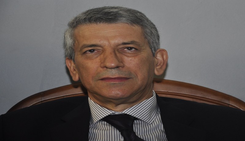 بابا أحمد يحنّ إلى الغة موليار