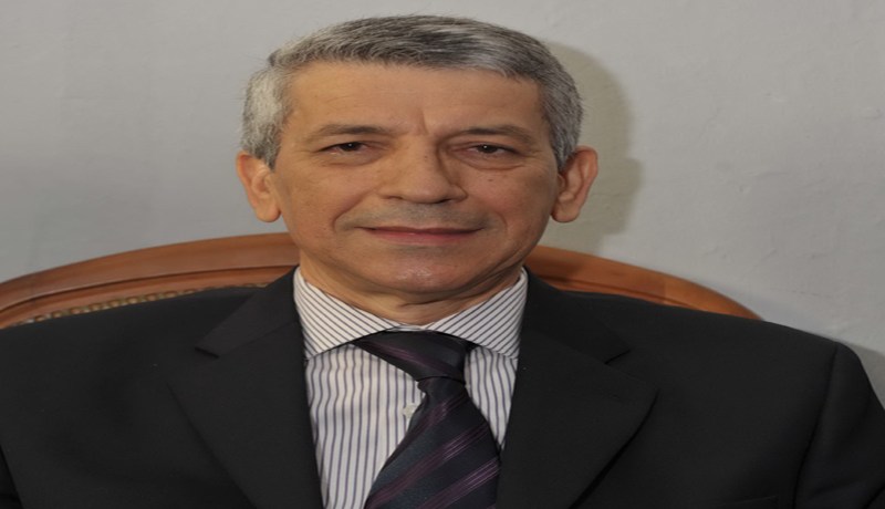 بابا احمد يعيش على أعصابه