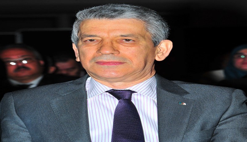 بابا أحمد يخطط من بريطانيا