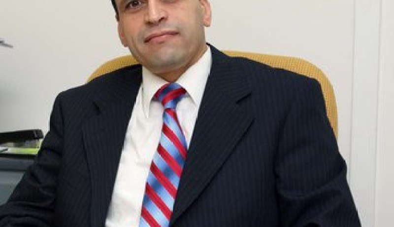 مصيطفى يكرم المشاهير