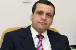 بن بيتور‮ ‬يخلّـط لمصيطفى