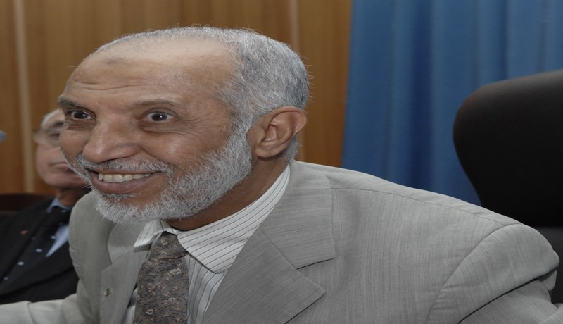 بلخادم‮ ‬يحافظ على الحماية الشخصية