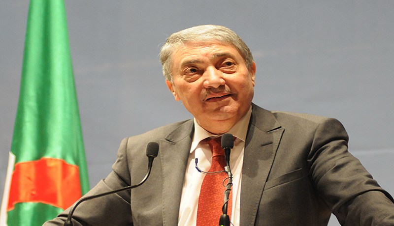 بن فليس يخاف التطباع