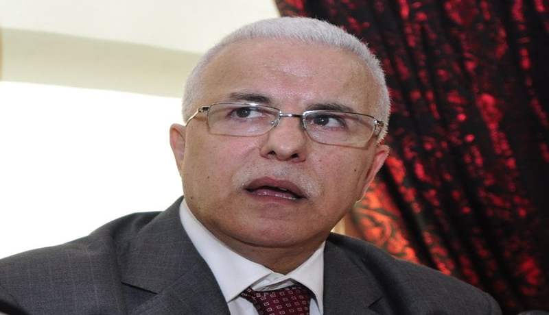 إعفـــاء المـــوز والتفـــاح مـــن رخـــص الاستيـــراد