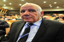 بن عيسى يكافح التصحر في مسقط رأسه