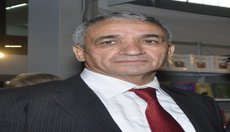 بن حمادي يمسك العصا من الوسط