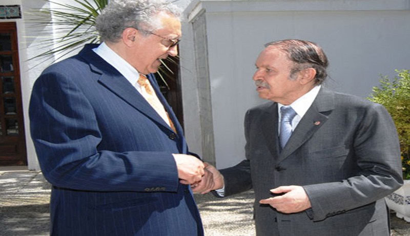 زعيم الدبلوماسية الجزائرية‮ ‬يستقبل فارسها