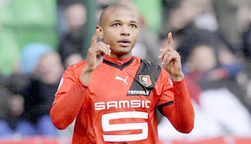 براهيمي‮ ‬قد‮ ‬يُعار إلى‮ “‬أستون فيلا‮” ‬الإنجليزي‮ ‬الموسم المقبل