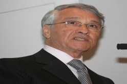 شكيب خليل لا يحمل الجنسية الأمريكية