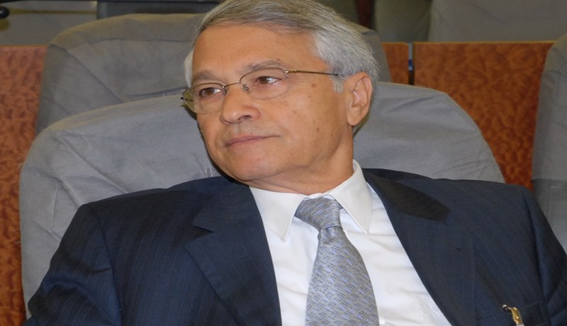 شكيب في الجزائر هذا الأسبوع