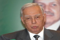 المتاجرة بالذكرى الخمسين لاسترجاع السيادة‮ ‬