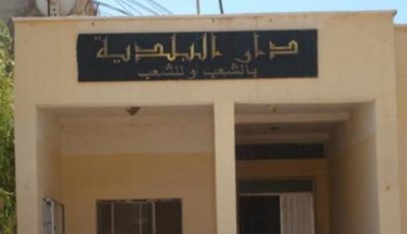 مدير ثانوية يحكم في منتخب