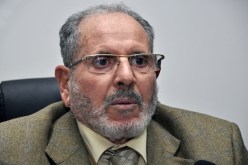 الأئمة بلا أجور