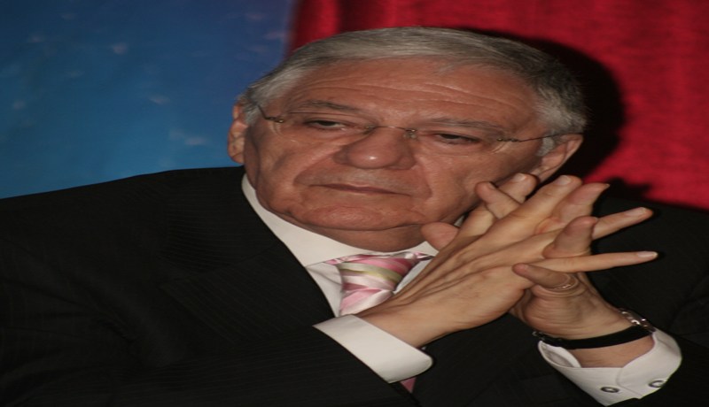 ولد عباس يفضل النساء