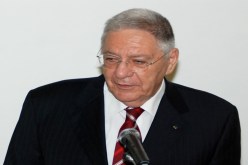 ولد عباس‮ ‬يطلّق‮ ''‬اليتيمة‮''