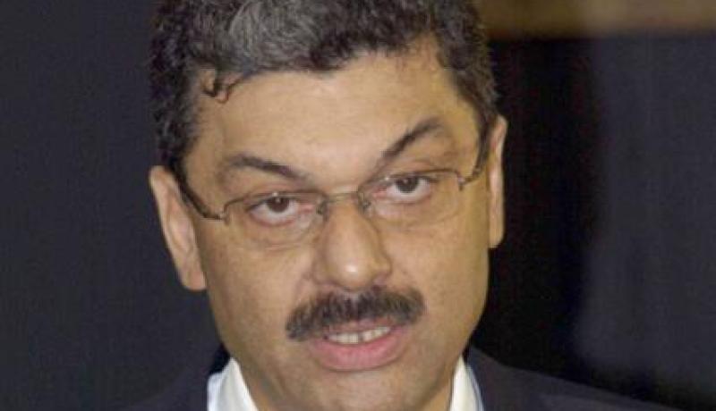 بنــــك ضـــد قوانين الجمهوريـــة