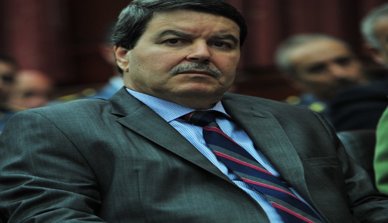 اللواء يخمّم على التلاميذ