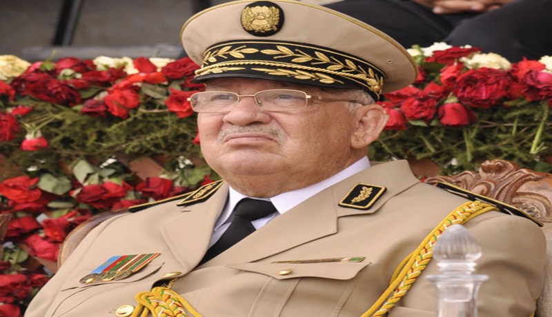 الجيش يغرس شجرة التعايش بغرداية