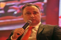 مع المنتخب الوطني ظالما أو مظلوما