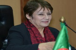 بن غبريت تذرف الدموع والسبب التلاميذ