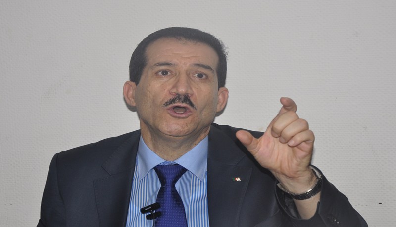 الكشافة مع حزب‮ ‬غول‮!‬