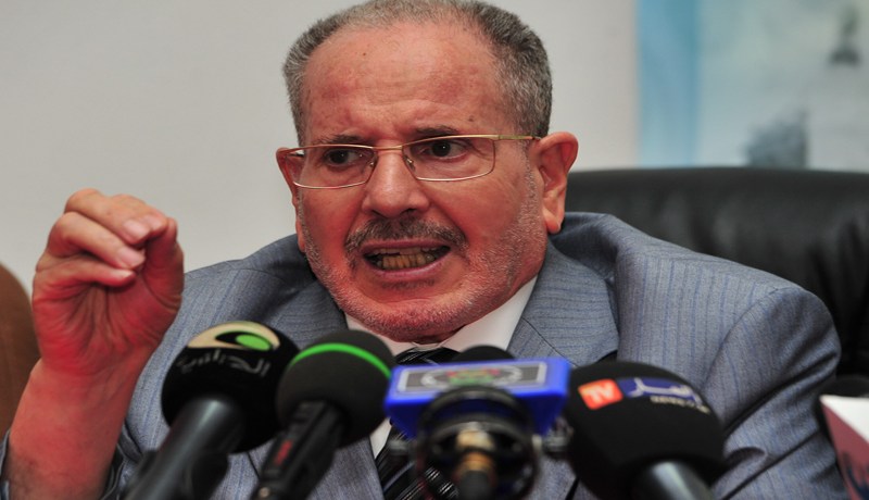 إمام يمنع 14 شابا من الانتحار حرقا