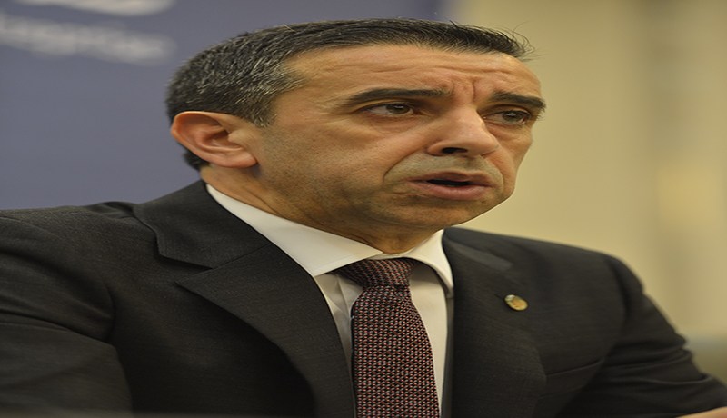 أنصار بلخادم يتحدّثون عن نفوذ حداد