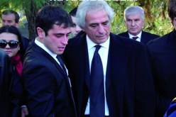 حليلوزيتش ينعّي أخاه سالم في جنازة مهيبة بمقبرة “موستار” الإسلامية