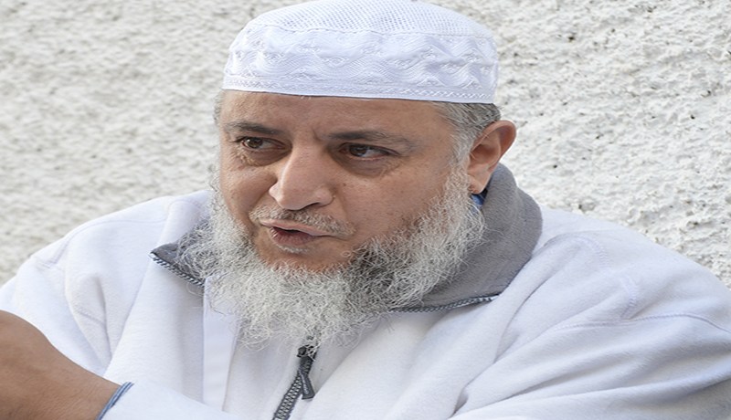 علم فرنسا ليس أغلى من الرسول محمد