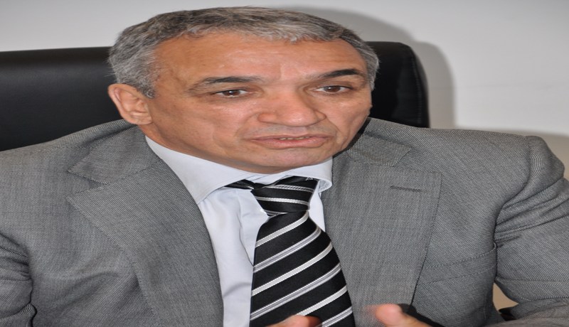 عمال البريد ماشي طالقين