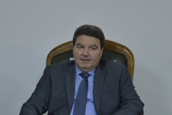 اللواء يوزّع أوامر الدفع الخاصة بـ عدل