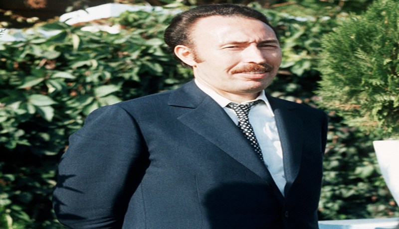 لا أحد تذكر «الموسطاش »
