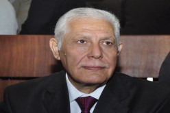 جامعة دالي‮ ‬إبراهيم ضدّ‮ ‬الإنجليزية‮ ‬