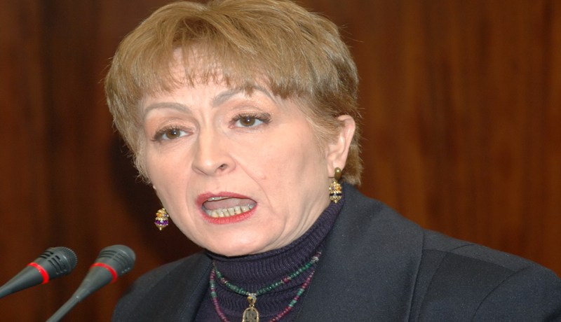 قليل من الاحترافية‮ ‬يا خليدة‮ ‬