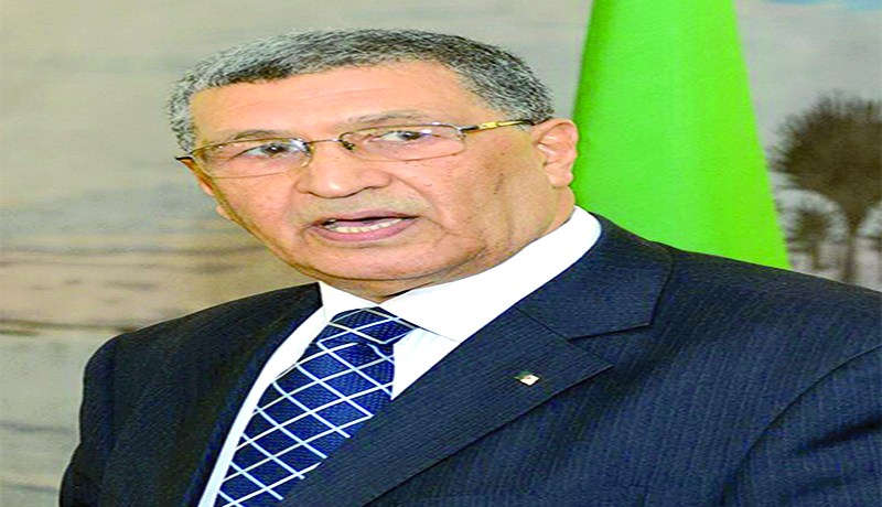 ماحي يدافع عن صلاحيات بن صالح