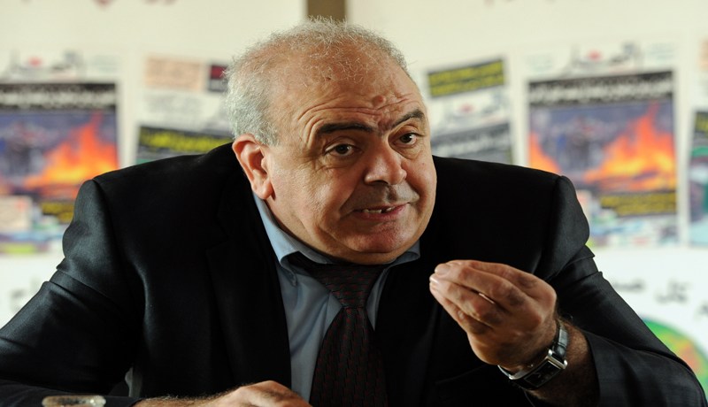 ‮ ‬محلول في‮ ‬دورية نحو الجنوب