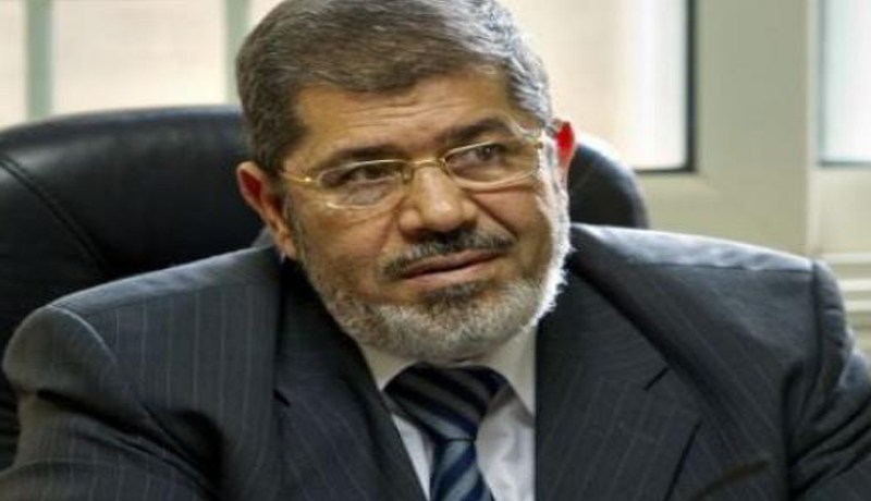 مرسي‮ ‬يُطمئن الفنّانين‮