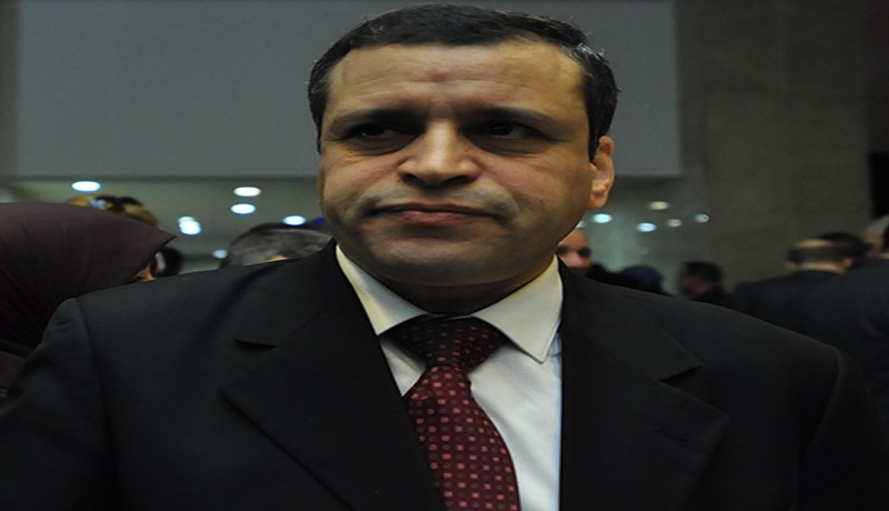 مصيطفى يقرأ “الطالع”